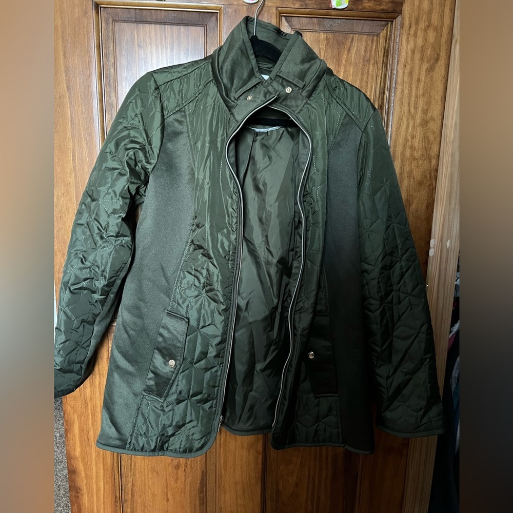 Green Stylish Lightweight Jacket - image 3